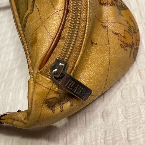 Alviero Martini made in Italy 🌎 belt bag - Picture 3 of 7